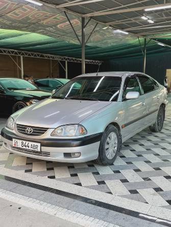 Toyota Avensis I Рестайлинг 1.8 MT