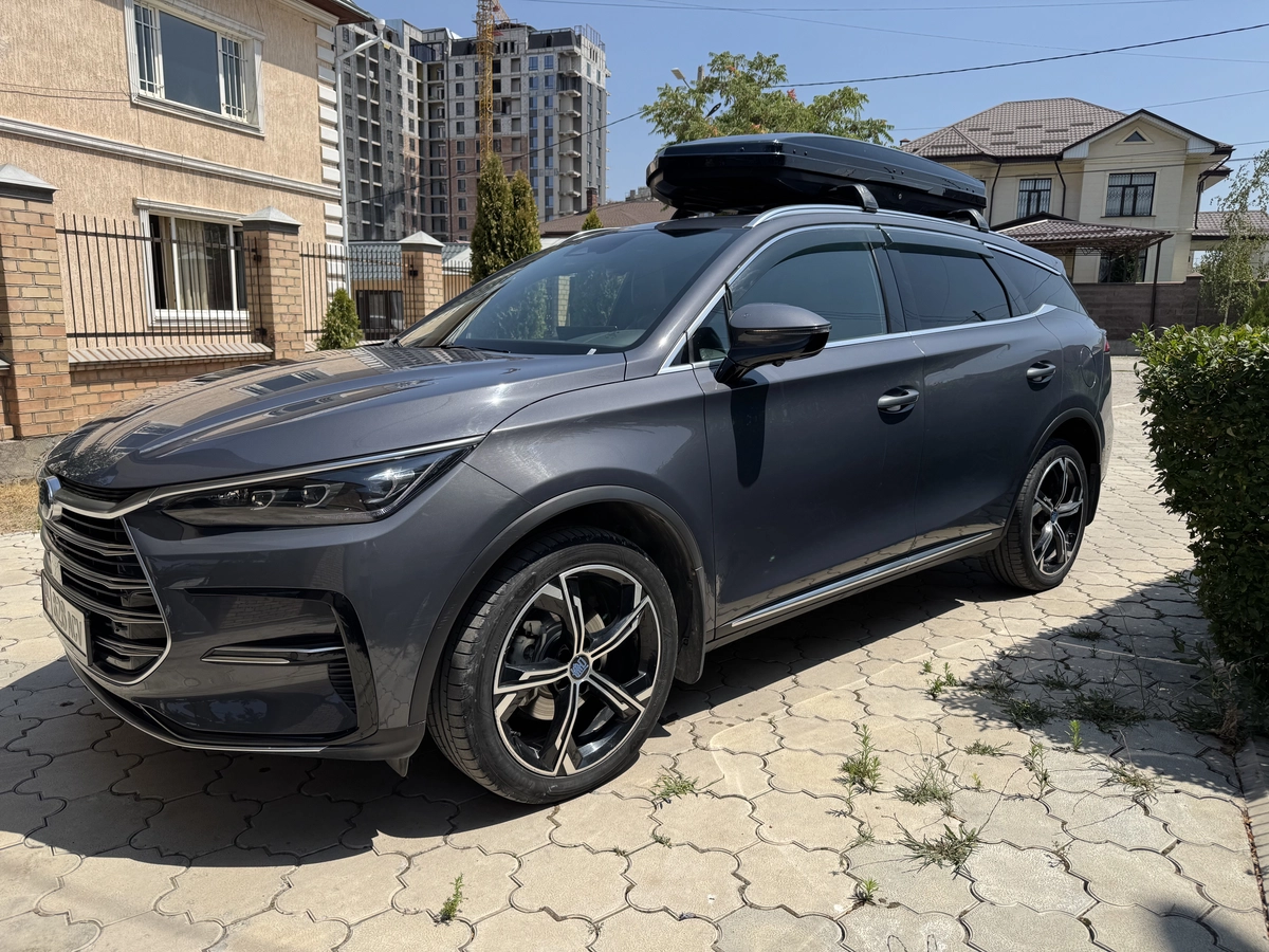 Открыть фото BYD Tang II DM 2.0hyb AMT 4WD