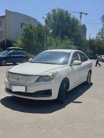Dongfeng Aeolus E70 48.4 kWh Electro AT