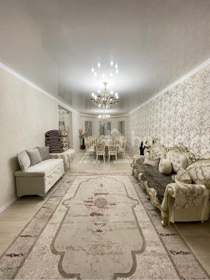 Дом, 6 и более комнат, 230 м2