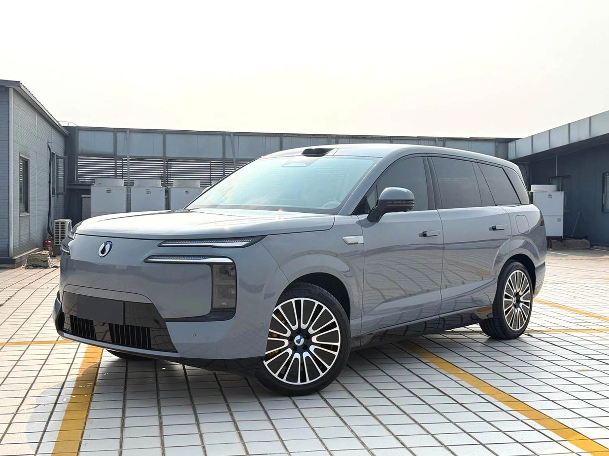 Открыть фото Denza N8 1.5hyb AT 4WD