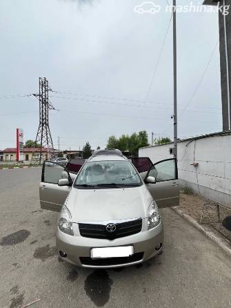 Toyota Corolla Verso I 1.8 MT