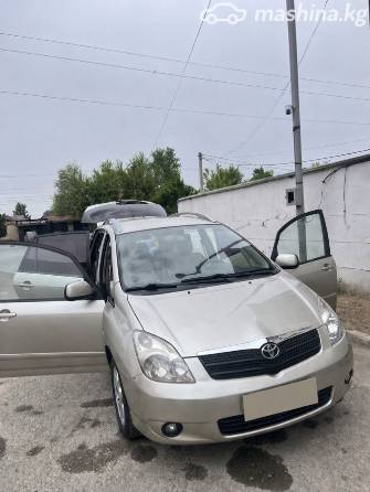 Toyota Corolla Verso I 1.8 MT