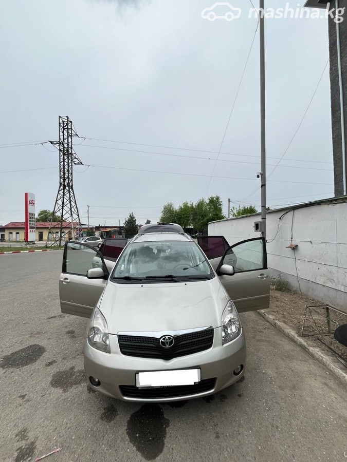 Toyota Corolla Verso I 1.8 MT