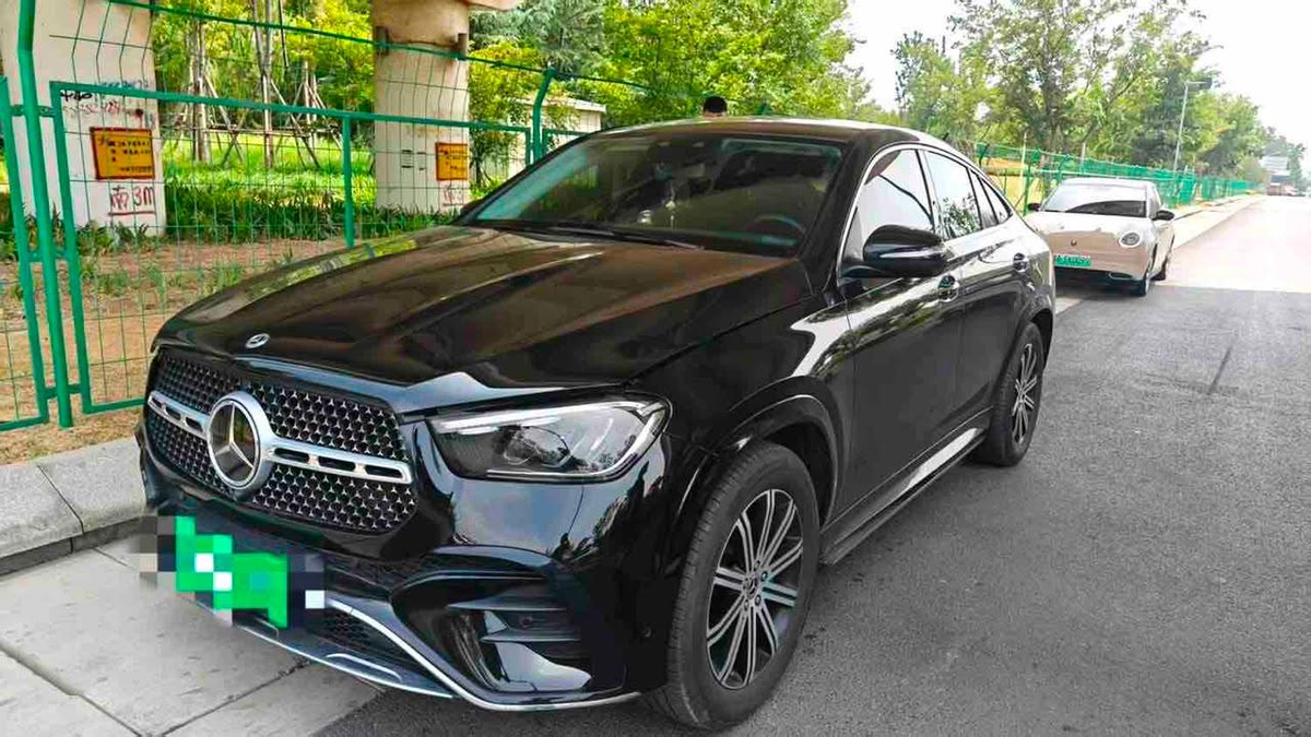 Открыть фото Mercedes-Benz GLE Coupe II (C167) Рестайлинг 350 2.0 AT 4WD