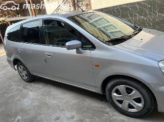 Honda Stream I 1.7 MT