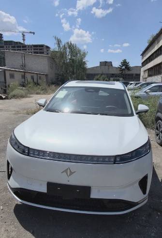 Dongfeng eπ 008 82.28 kWh 1.5hyb AT 4WD