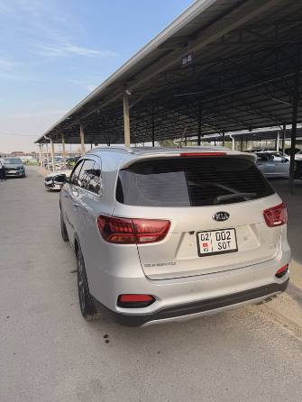 Kia Sorento III Prime Рестайлинг 2.2d AT 4WD