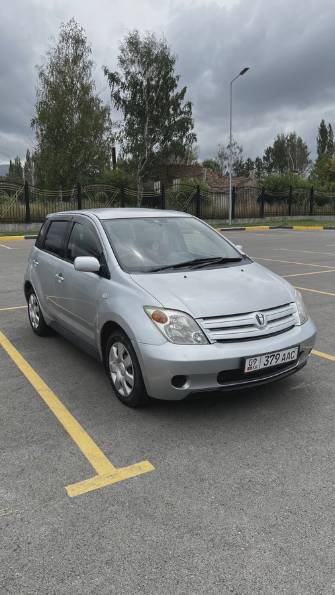 Toyota Ist I 1.3 AT