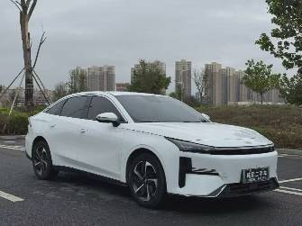 Geely Galaxy L6 60 km 1.5hyb AT