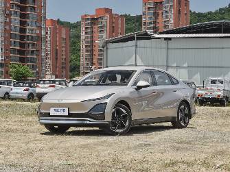 Wuling Starlight 1.5hyb AT