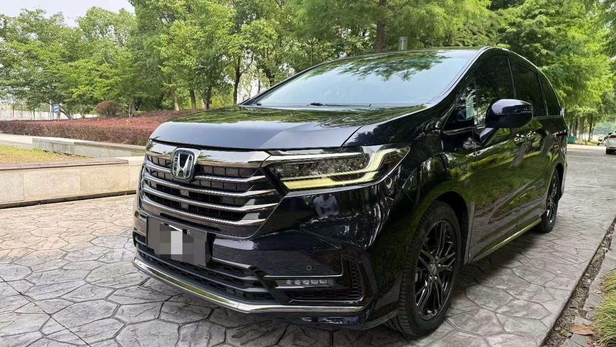 Honda Odyssey V Рестайлинг 2 2.0hyb CVT