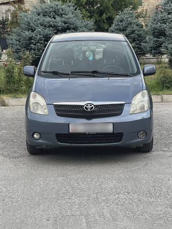 Toyota Corolla Verso I 1.6 MT