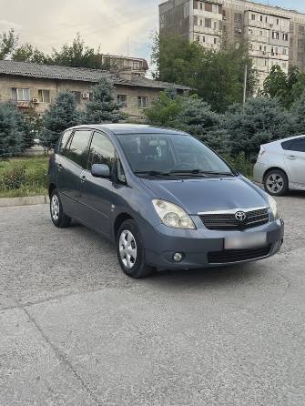 Toyota Corolla Verso I 1.6 MT