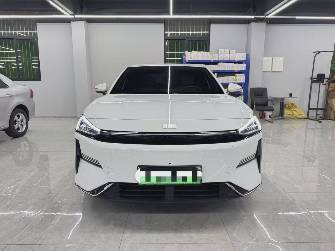 Geely Galaxy L6 60 km 1.5hyb AT