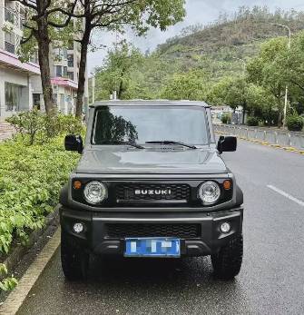 Suzuki Jimny IV 1.5 AT 4WD