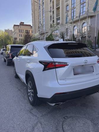 Lexus NX I 200t 2.0 AT