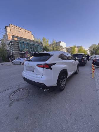 Lexus NX I 200t 2.0 AT
