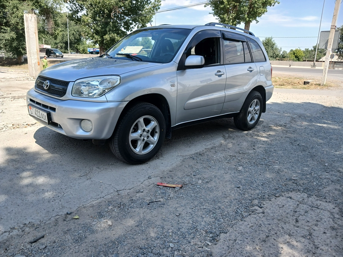 Открыть фото Toyota RAV4 II (XA20) Рестайлинг 2.0 AT 4WD