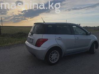 Toyota Ist I 1.3 AT