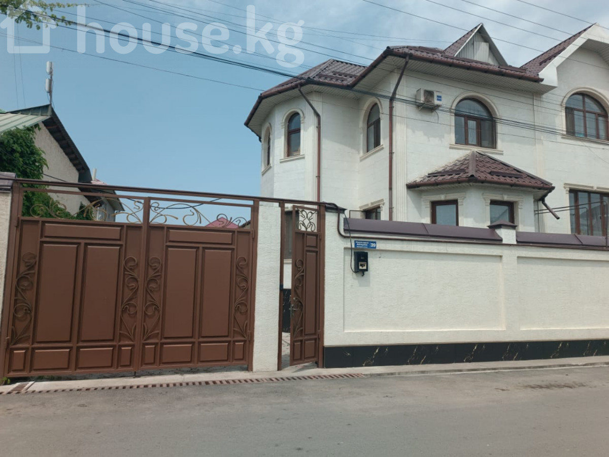Дом, 6 и более комнат, 310 м2