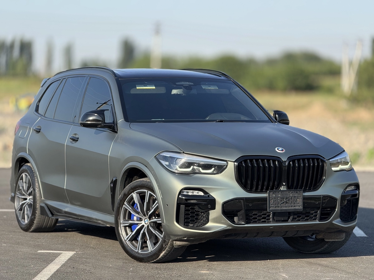 BMW X5 IV (G05/G18) M50i 4.4 AT 4WD