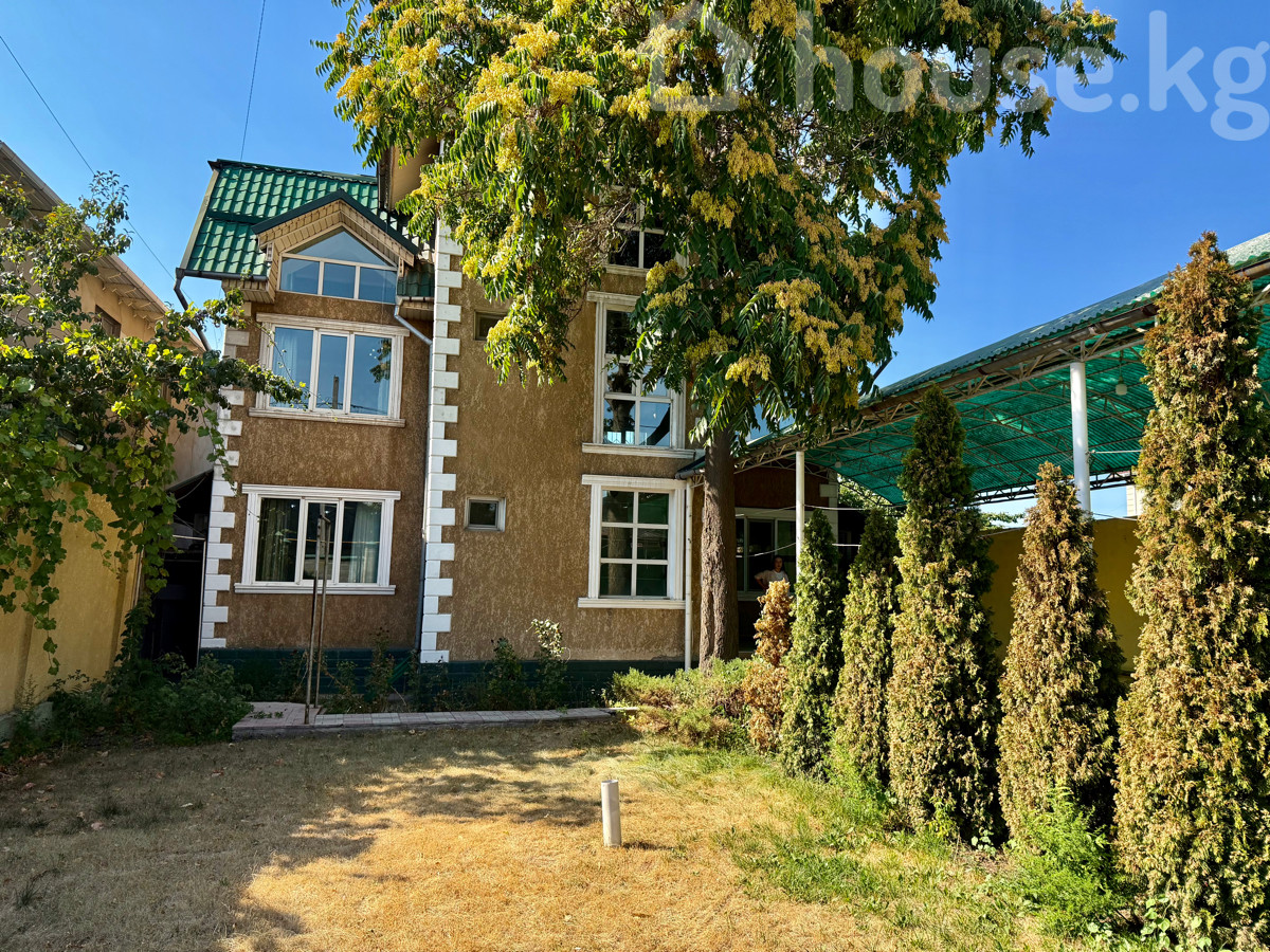 Дом, 6 и более комнат, 235 м2