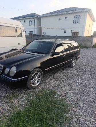 Mercedes-Benz E-Класс II (W210, S210) 230 2.3 MT