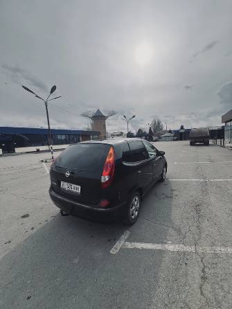 Nissan Almera Tino 1.8 MT