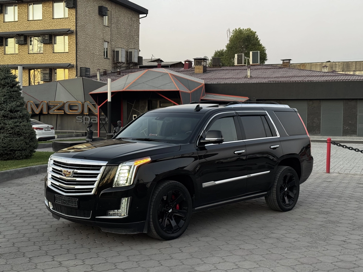 Cadillac Escalade IV 6.2 AT 4WD