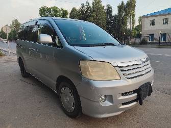 Toyota Noah I (R60) 2.0 AT