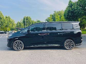 Hongqi HQ9 2.0 AT