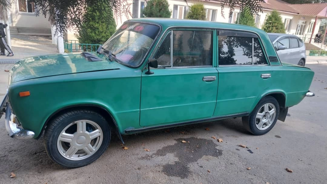 ВАЗ (Lada) 2101 21011 1.3 MT