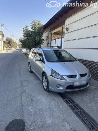 Mitsubishi Grandis 2.4 AT