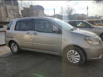 Toyota Raum II 1.5 AT