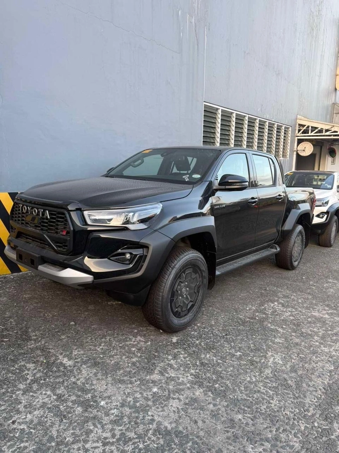 Открыть фото Toyota Hilux VIII Рестайлинг 2.8d AT 4WD