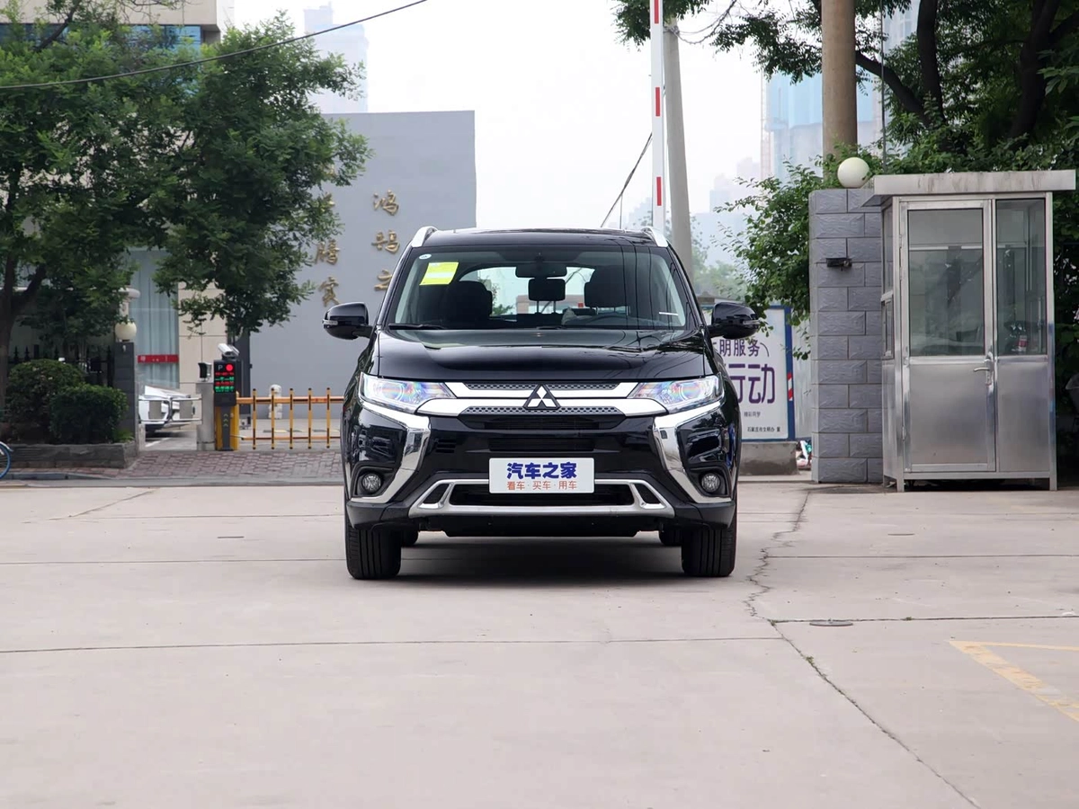 Mitsubishi Outlander III Рестайлинг 3 2.0 CVT