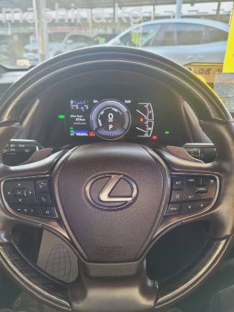 Lexus ES VII Рестайлинг 300h 2.5hyb CVT