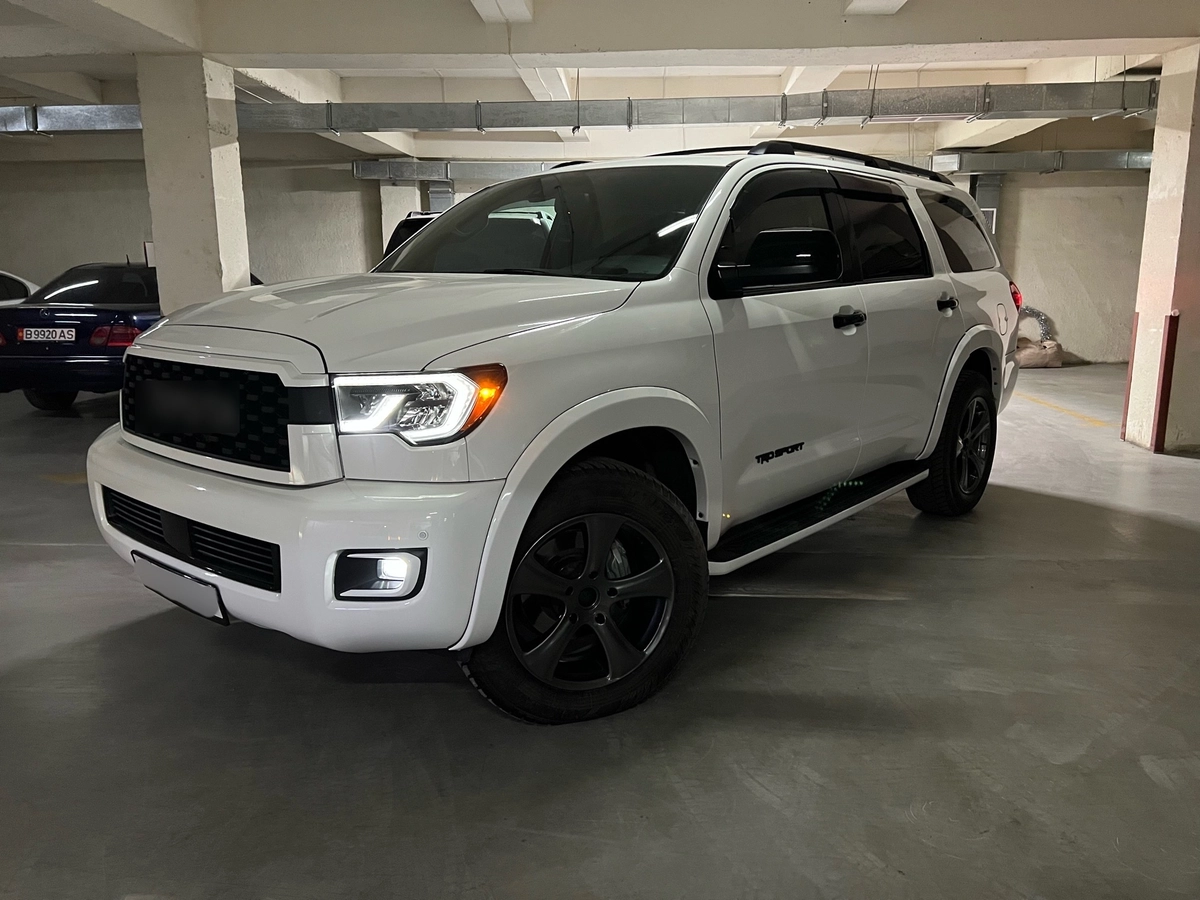 Toyota Sequoia II Рестайлинг 5.7 AT 4WD