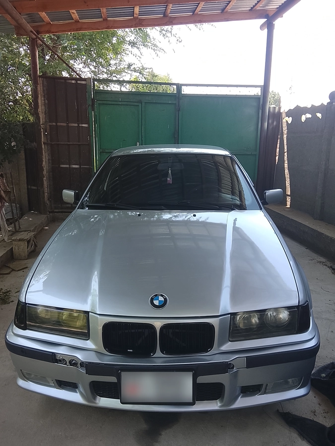 BMW 3 серии III (E36) 318i 1.8 MT