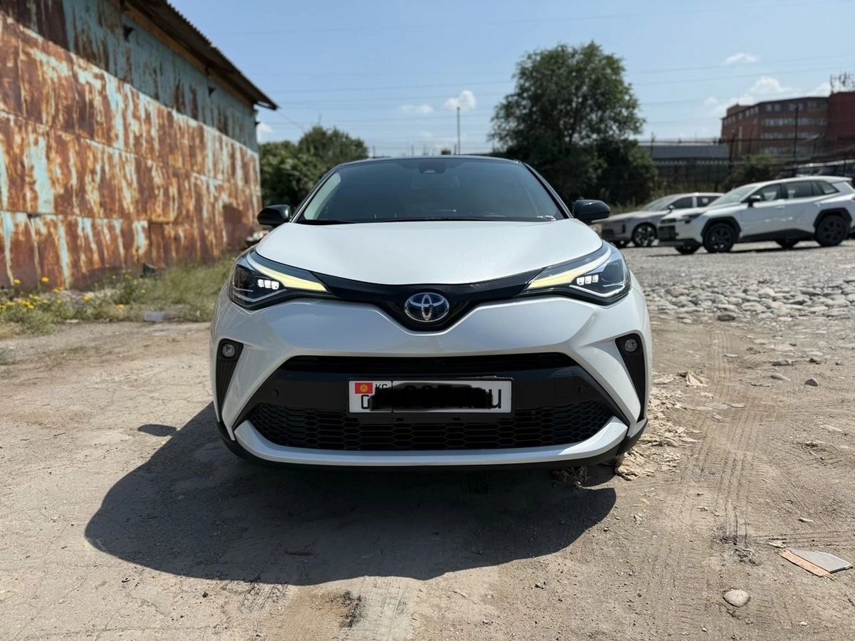 Открыть фото Toyota C-HR I Рестайлинг 2.0hyb CVT