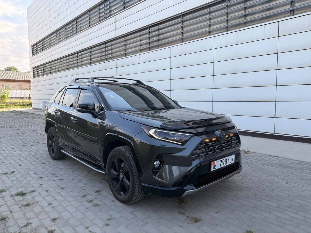 Открыть фото Toyota RAV4 V (XA50) 2.5hyb AT