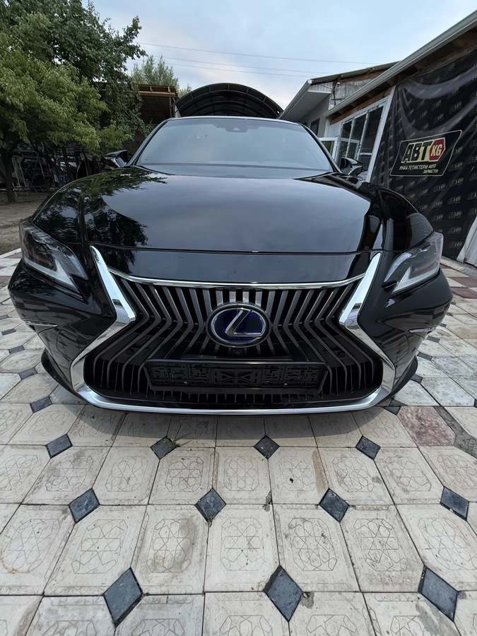 Lexus ES VII 300h 2.5hyb CVT