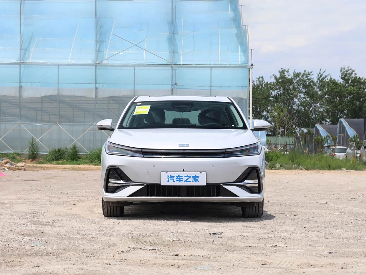 Geely Galaxy A7 1.5hyb AT
