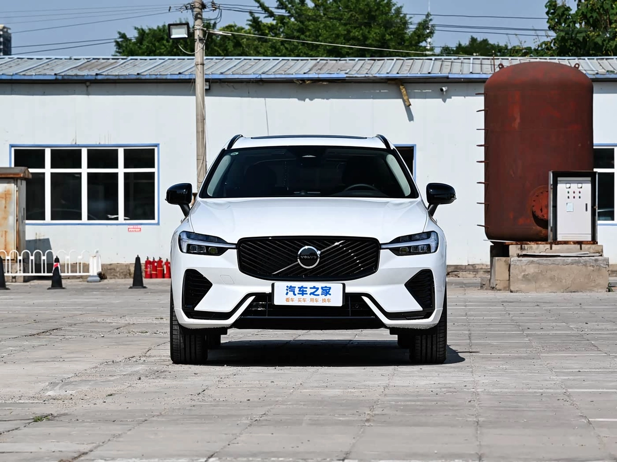 Volvo XC60 II Рестайлинг 2.0 AT