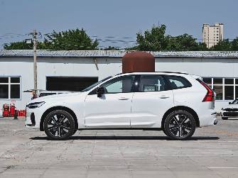 Volvo XC60 II Рестайлинг 2.0 AT