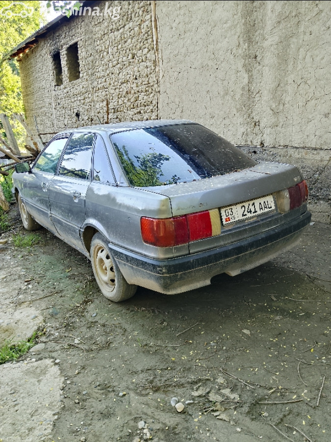Audi 80 IV (B3) 1.8 MT