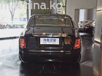 Rolls-Royce Phantom VII 6.8 AT