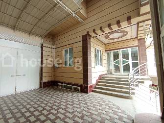 Дом, 6 и более комнат, 281 м2