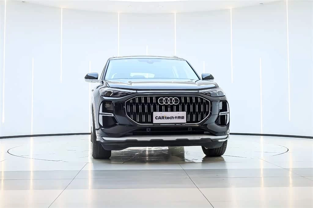 Audi Q6 40 TFSI 2.0 AMT 4WD